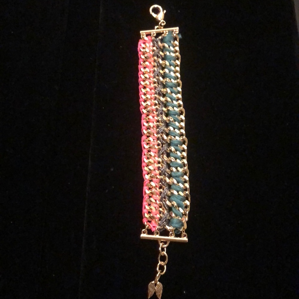 !!NEGOTIABLE!! Victoria's secret Bracelet